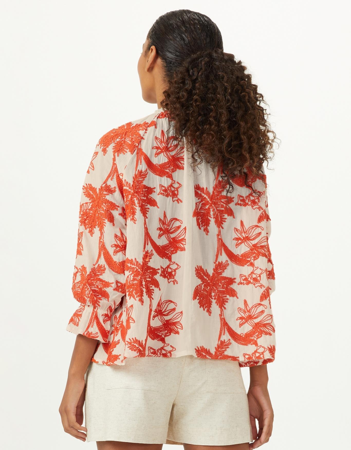 image_ee572043-a4fe-499d-9e22-aa7e424d0c53