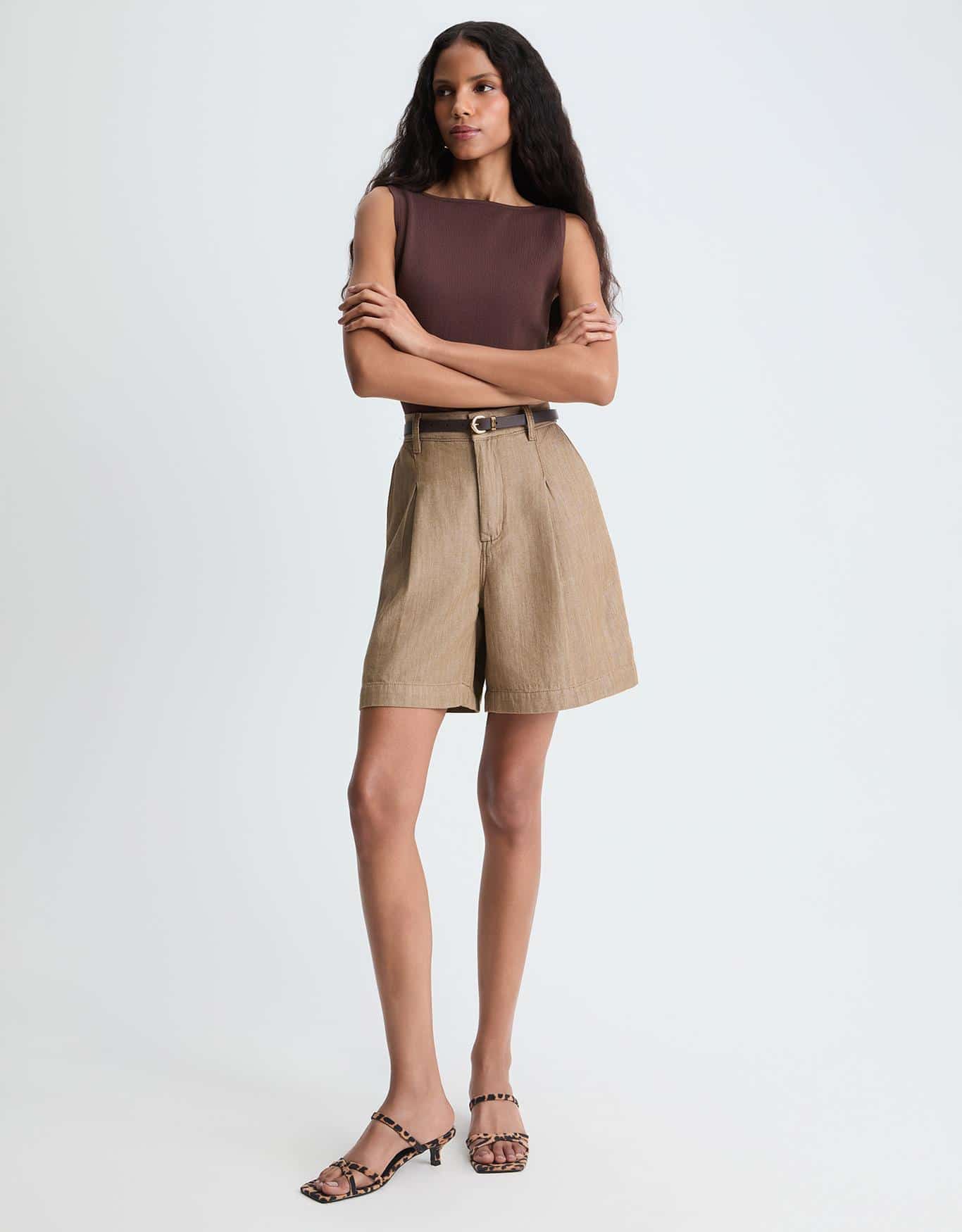 Bermuda Alfaiatada Com Pregas