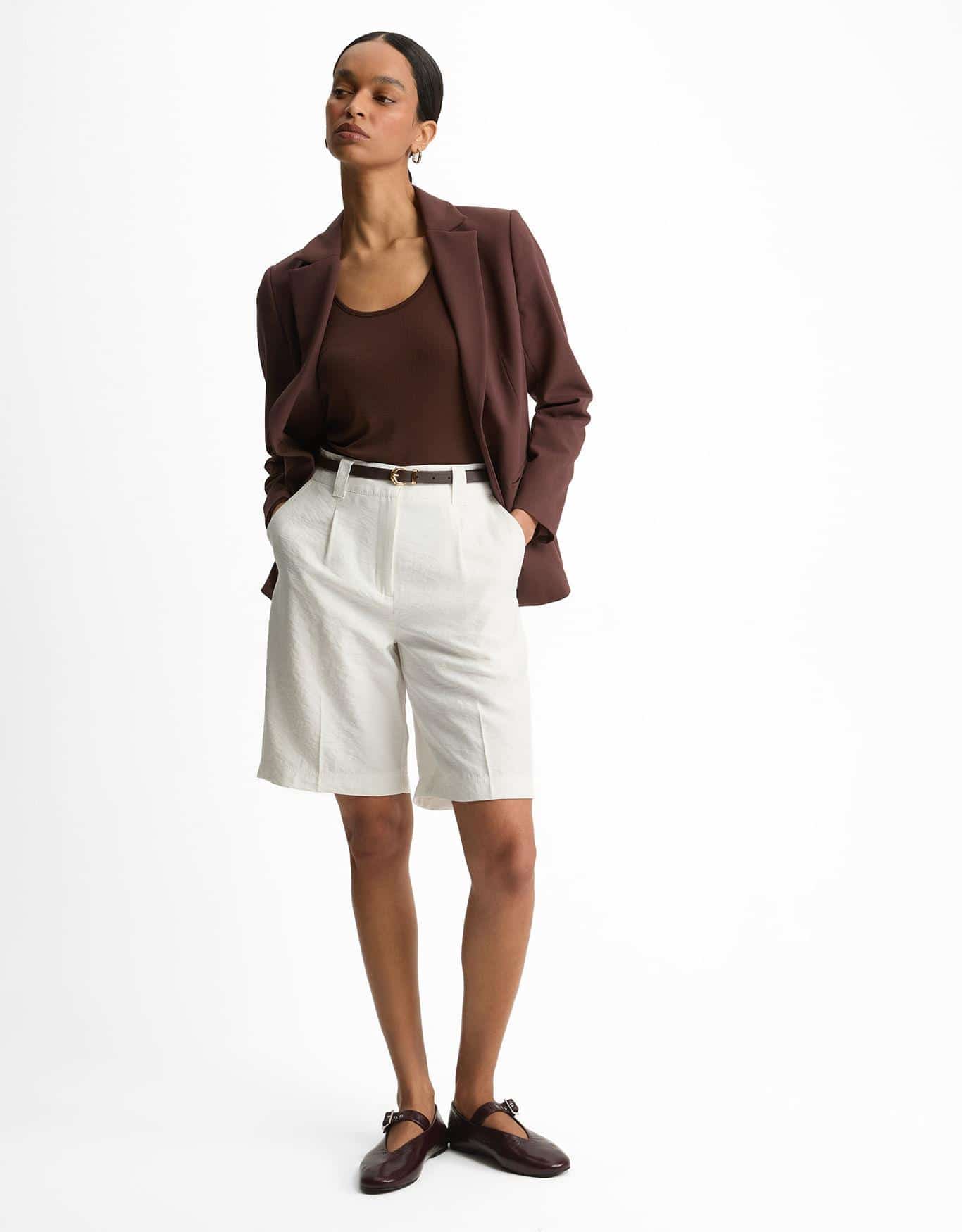 Bermuda Alfaiatada Pregas Off White