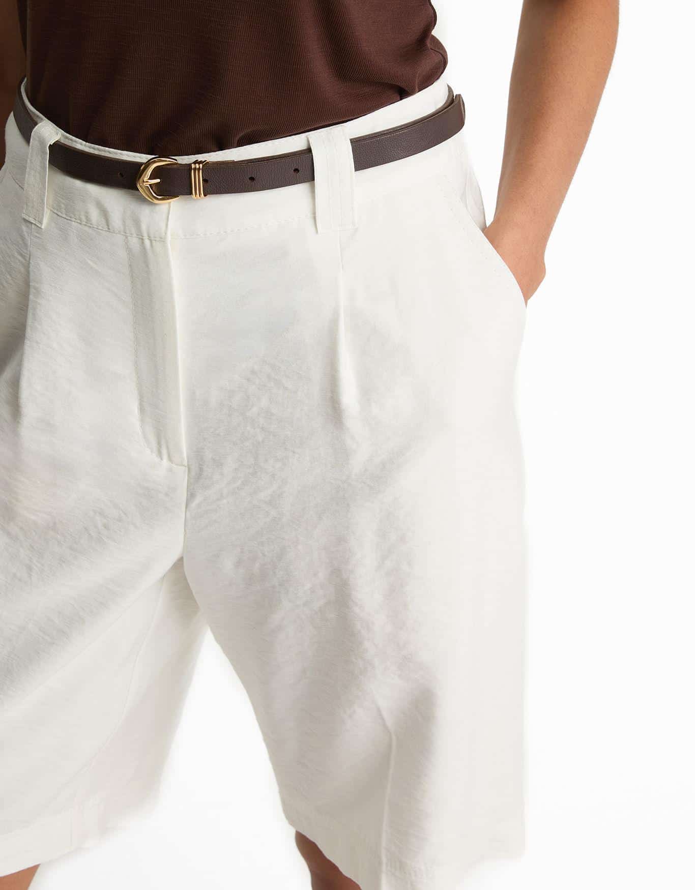 Bermuda Alfaiatada Pregas Off White