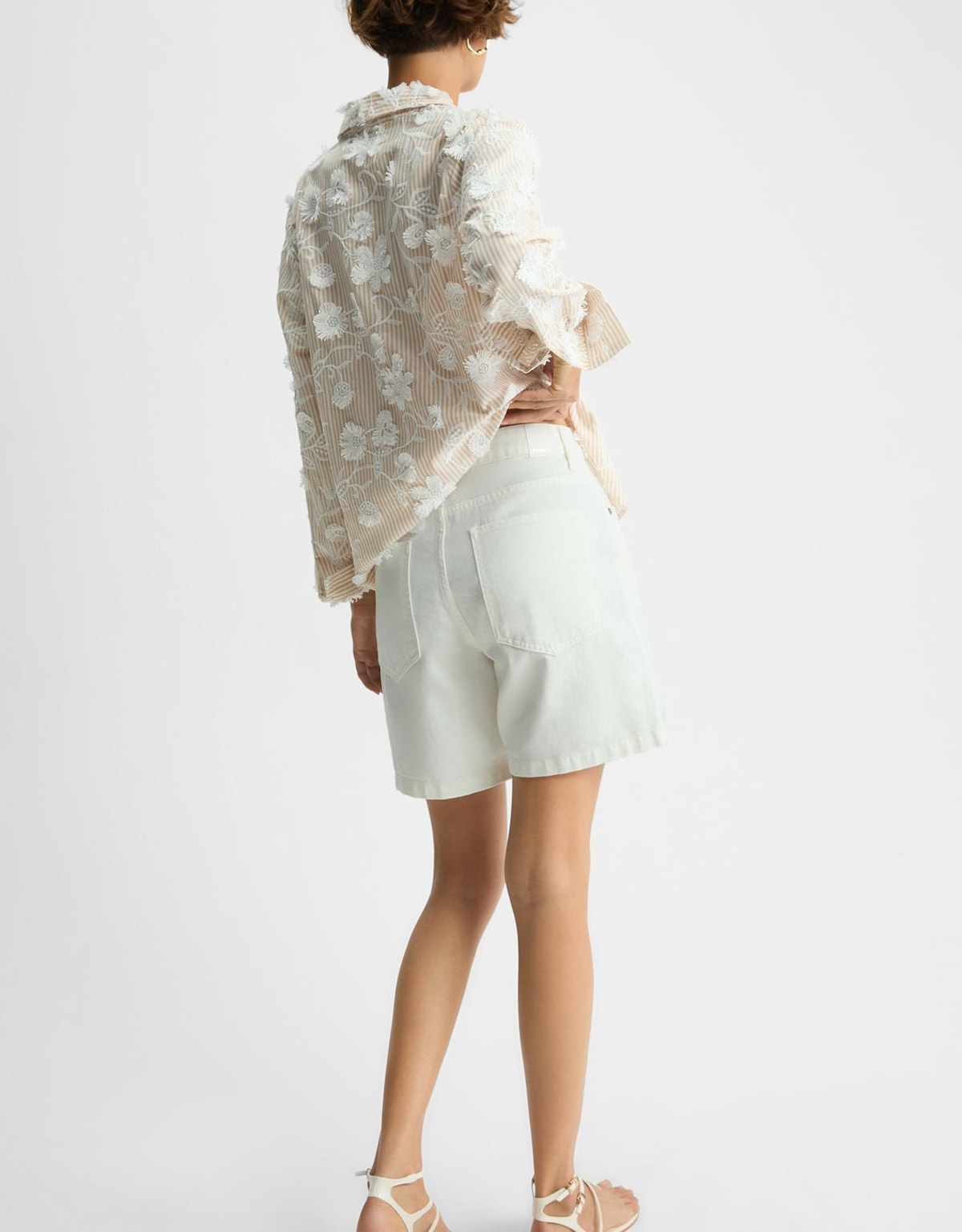 image_8d549093-bf1b-4f2e-9ded-ac9636fcc93c