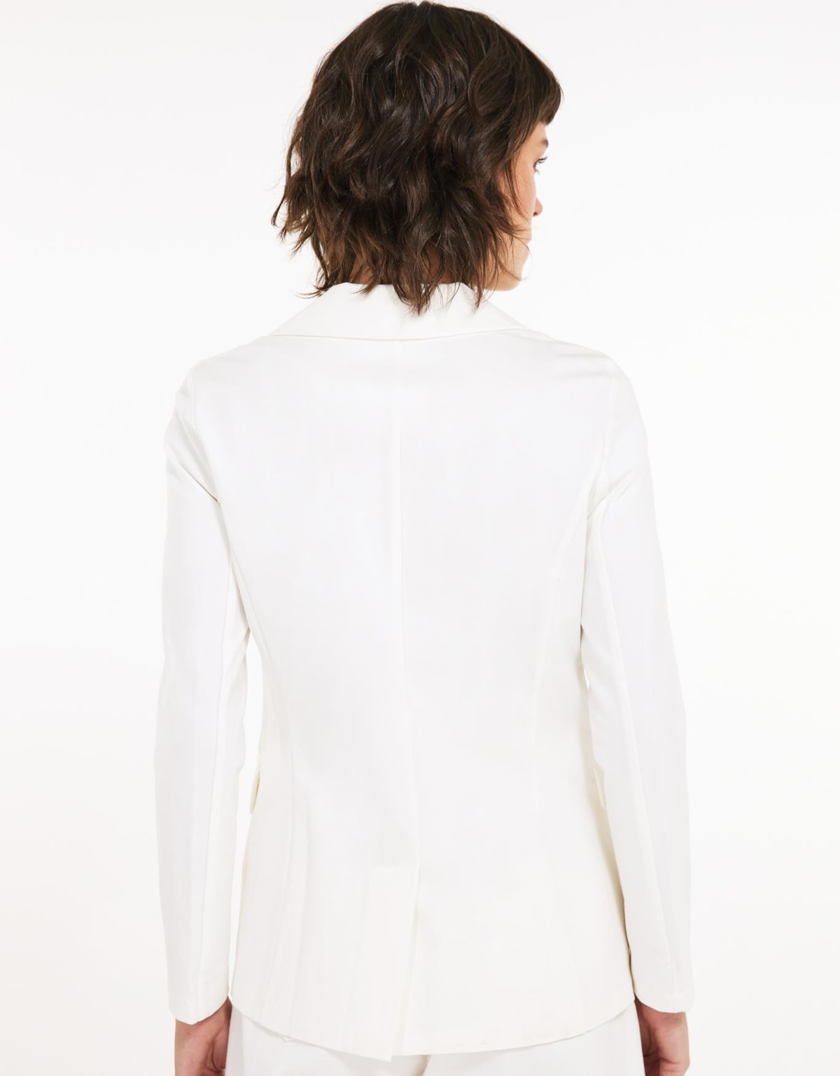 image_fc18b6d6-99e4-4229-a161-b63e406003ef