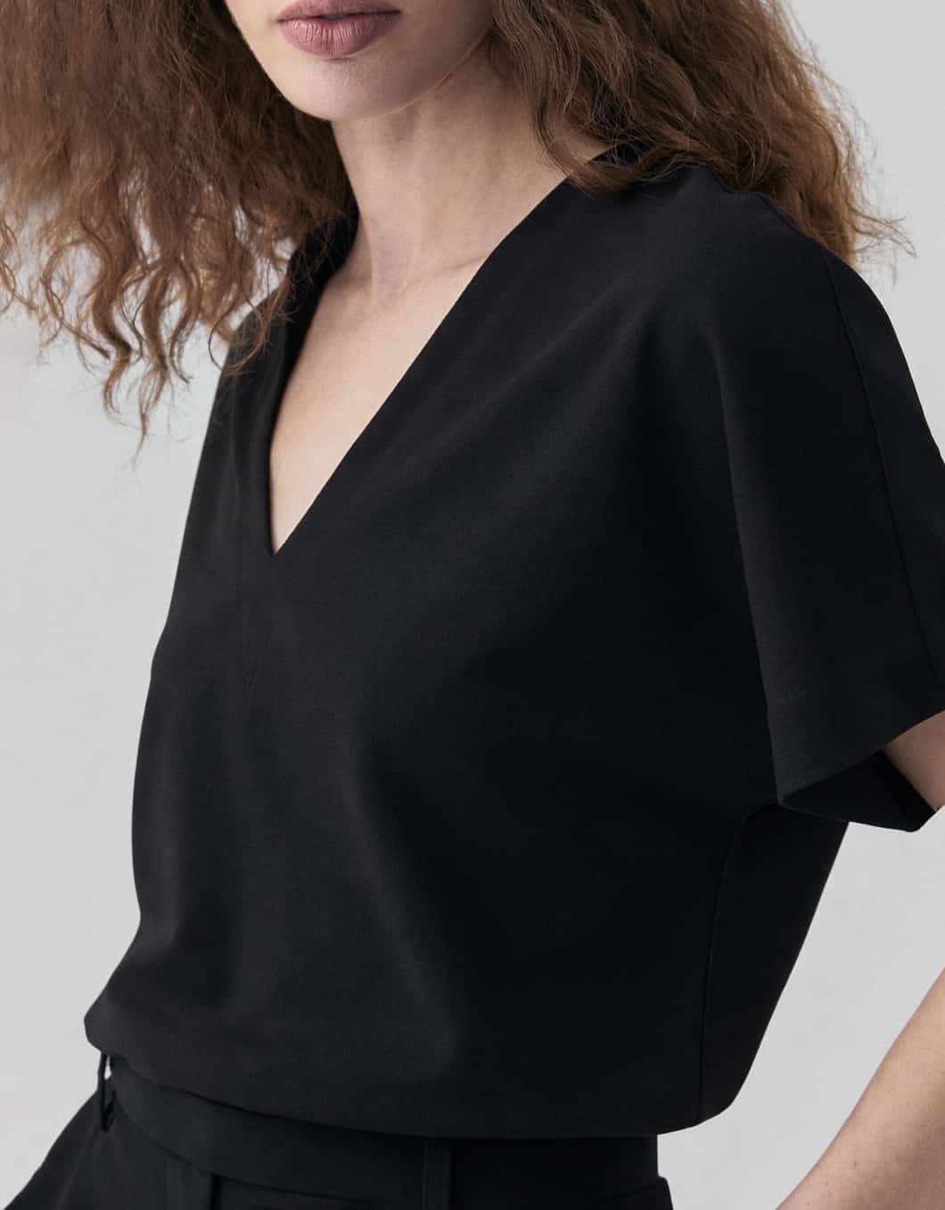 Blusa 360 Crepe Decote v