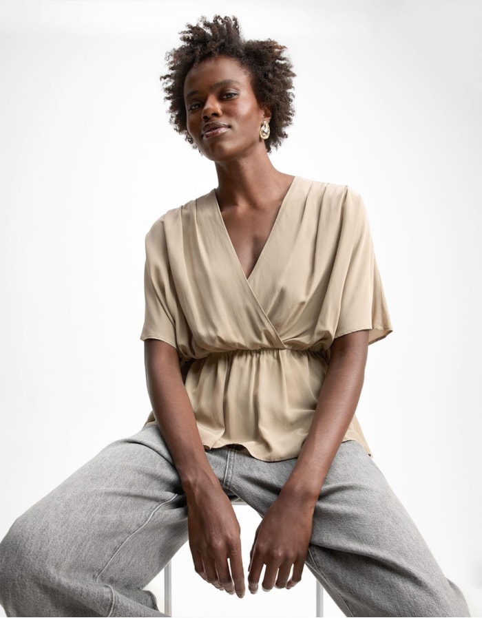 Shoulder — Blusa Ampla com Pregas