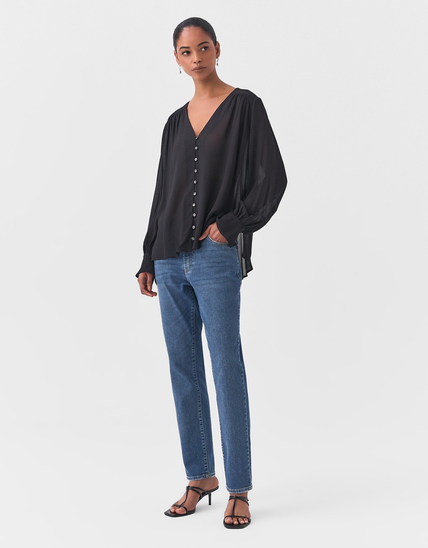 Blusa Ampla Detalhe Gola