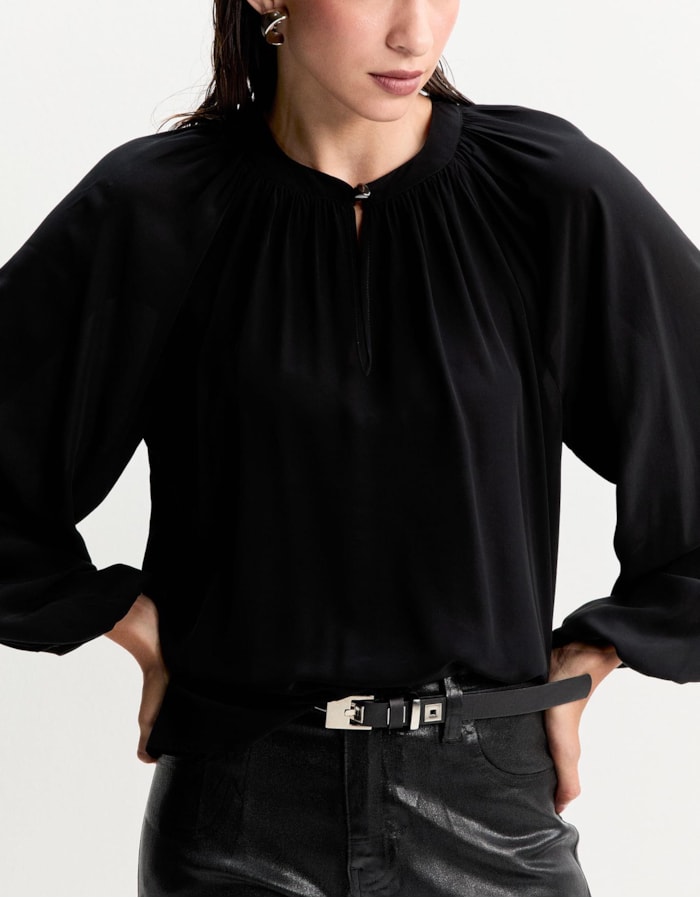 Blusa Ampla Gola Alta