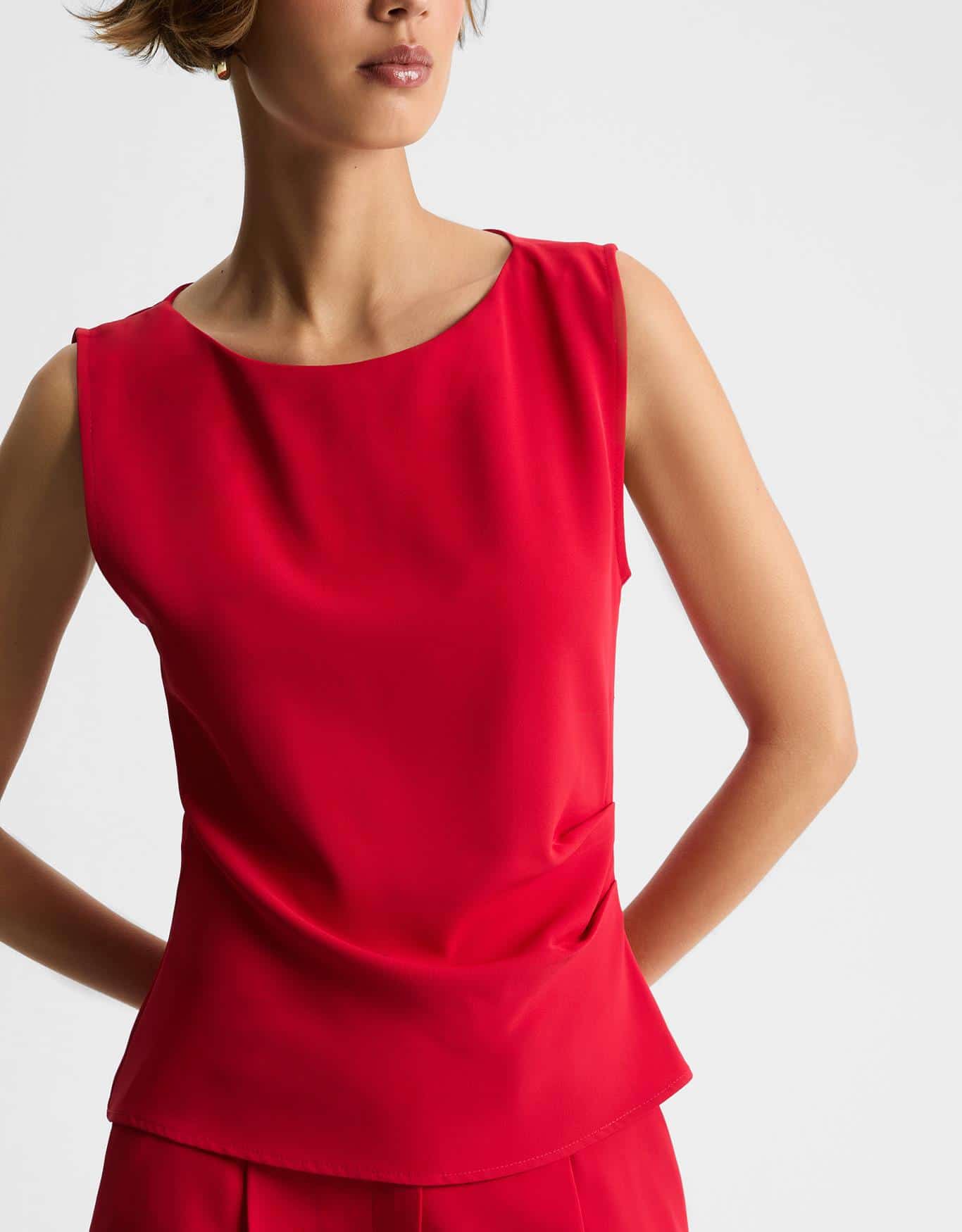 Blusa Assimétrica Acinturada