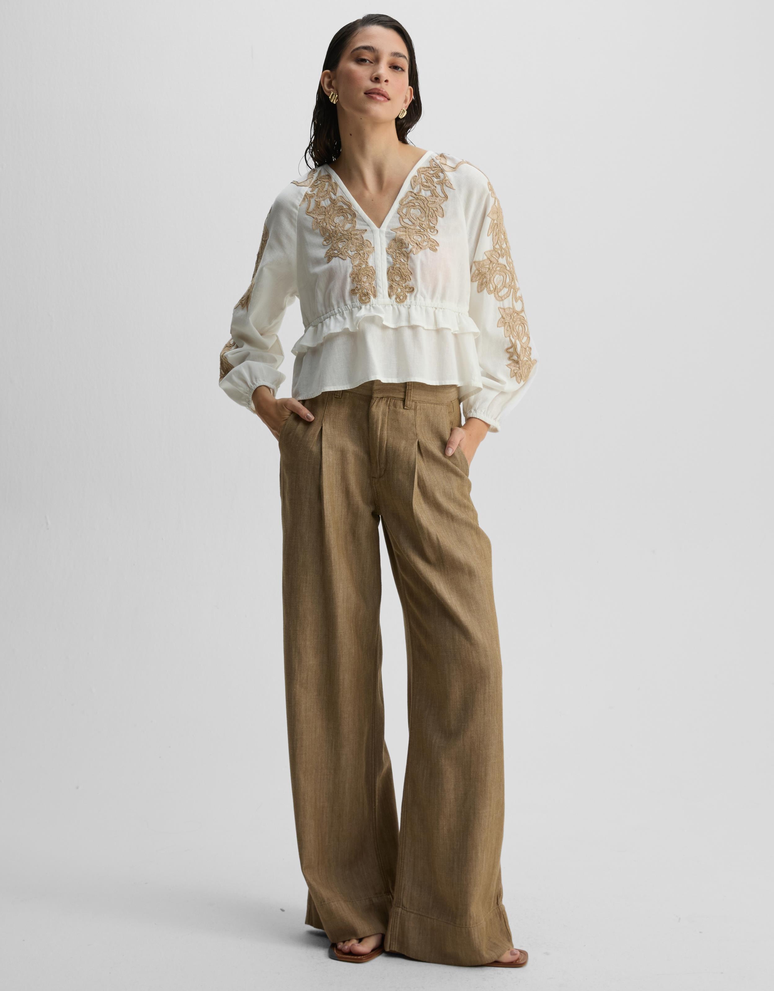 Blusa Bordado Floral Neutro