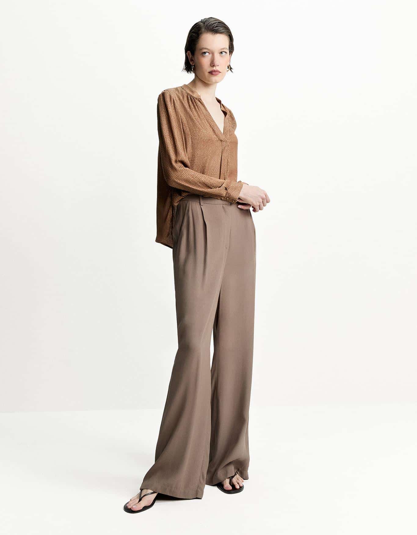 Blusa Decote v Acetinada