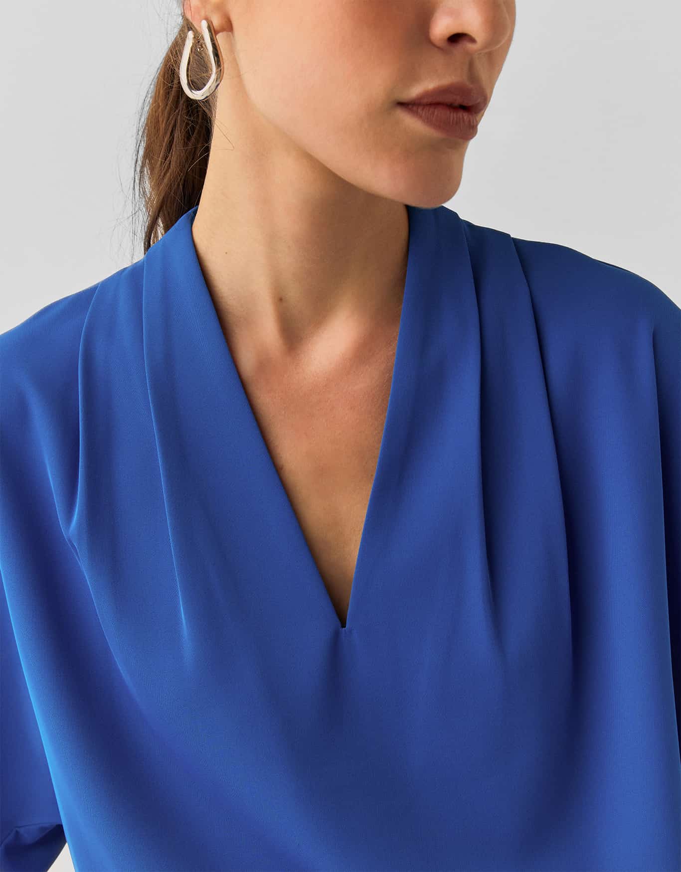 Blusa Decote V Pregas