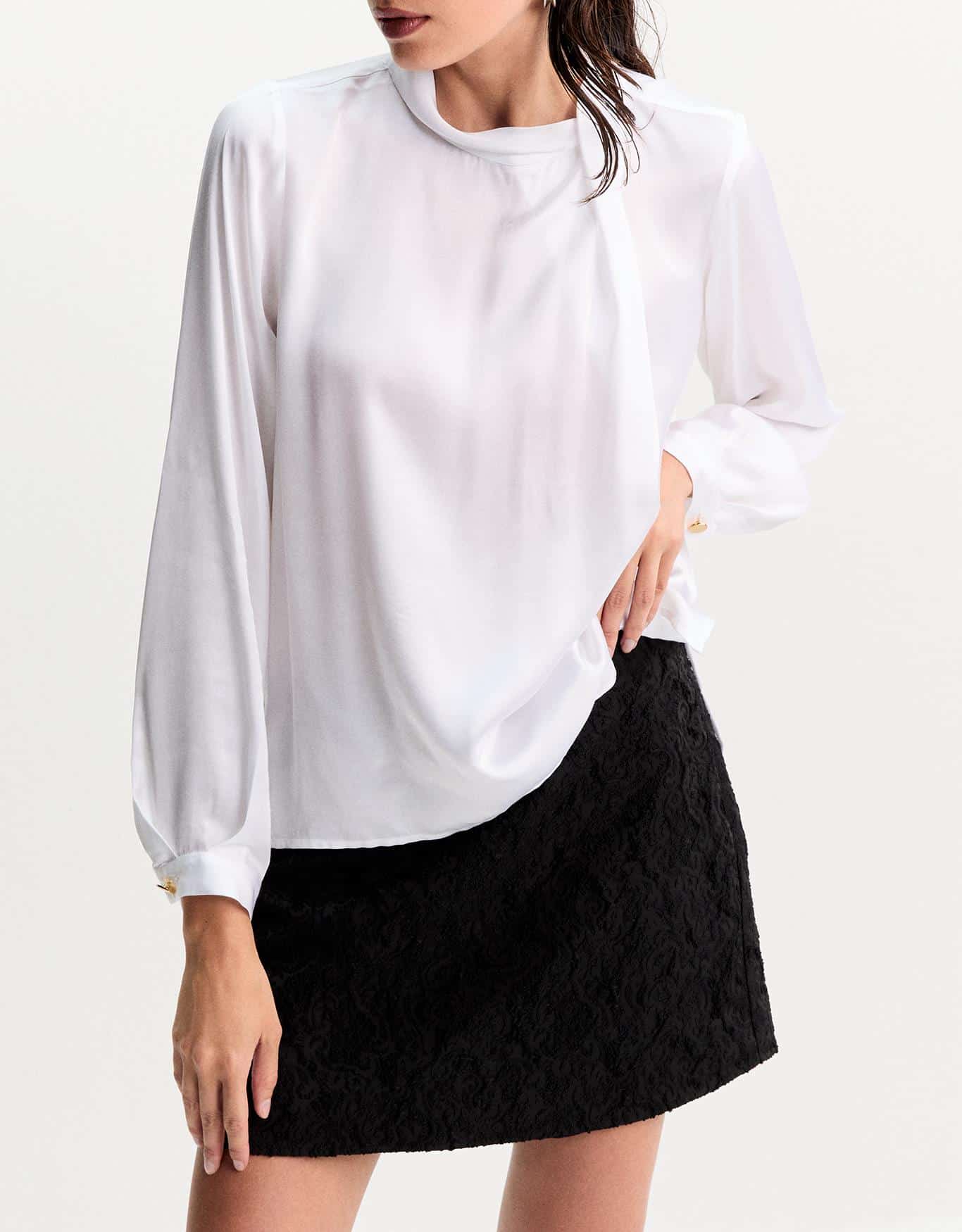 Blusa Detalhe Gola Offwhite