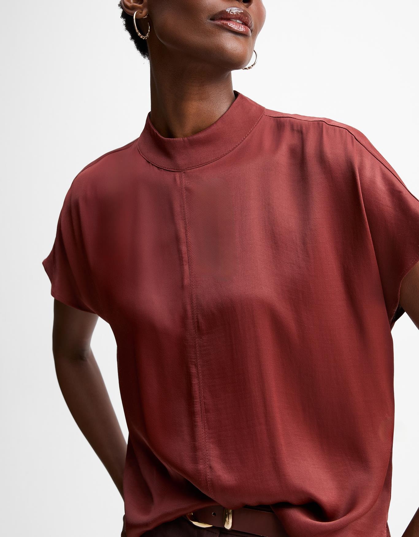 Blusa Gola Alta Com Recorte