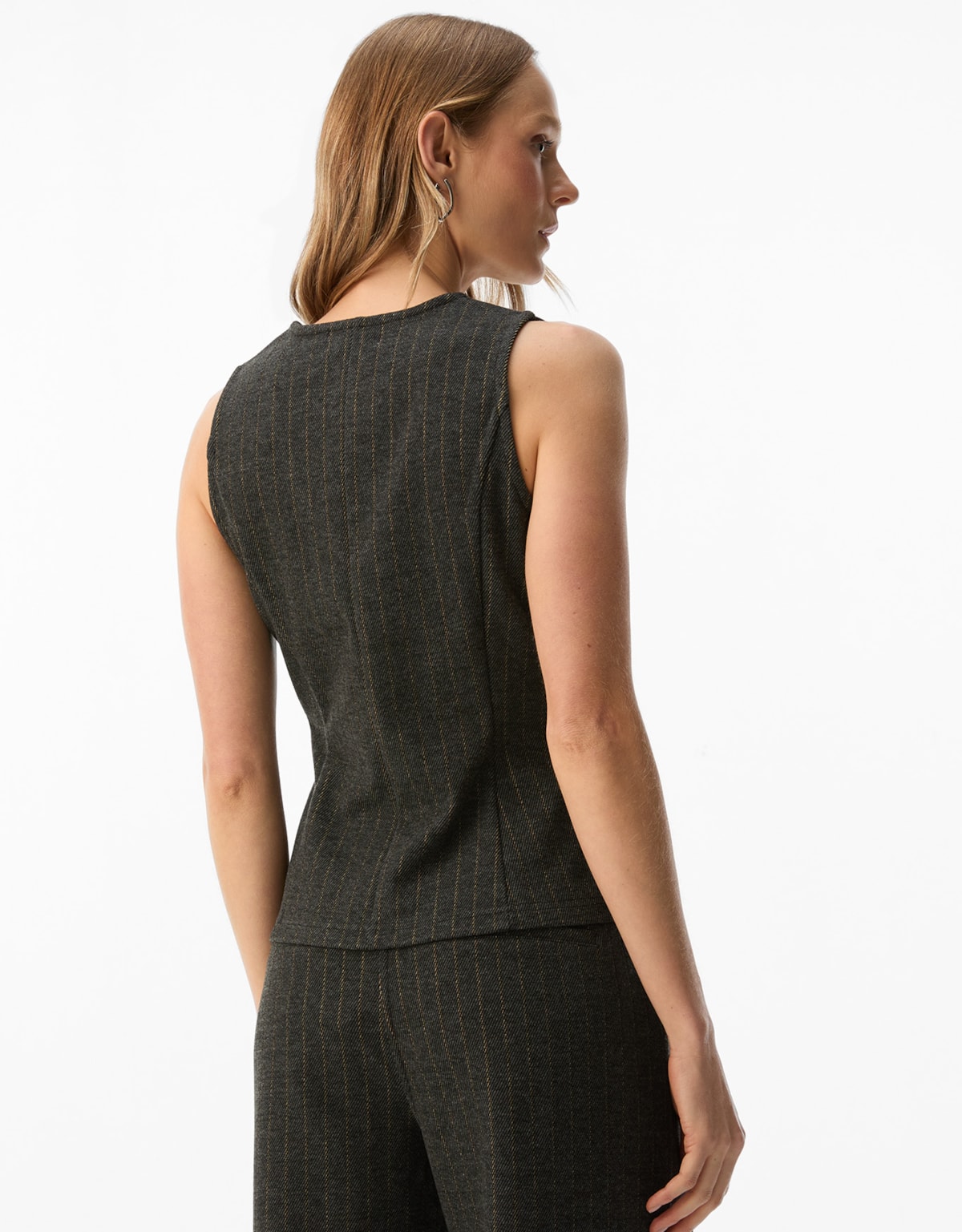 image_fc057332-4d3e-4f6a-bd97-f3a0bcb36774