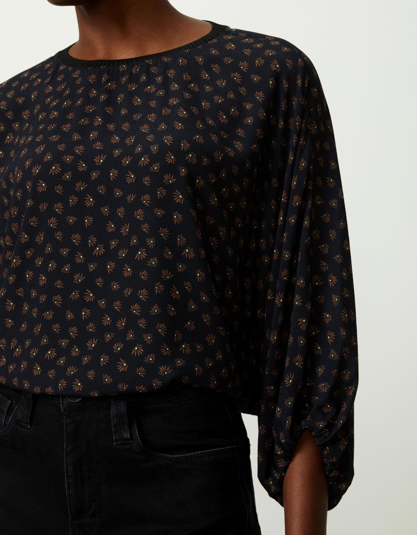 image_9893a09c-caf9-4864-8a96-77a0cb951e34