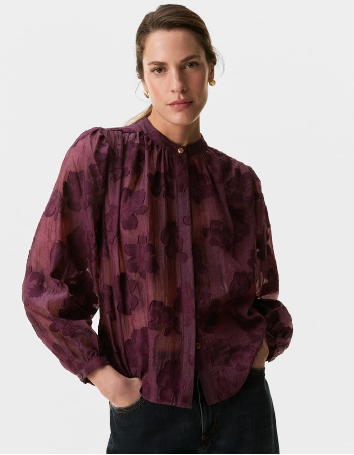 Shoulder — Blusa Jacquard Floral Berry