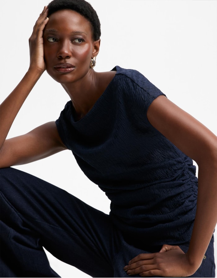 Shoulder — Blusa Malha Assimetrica Texturizada