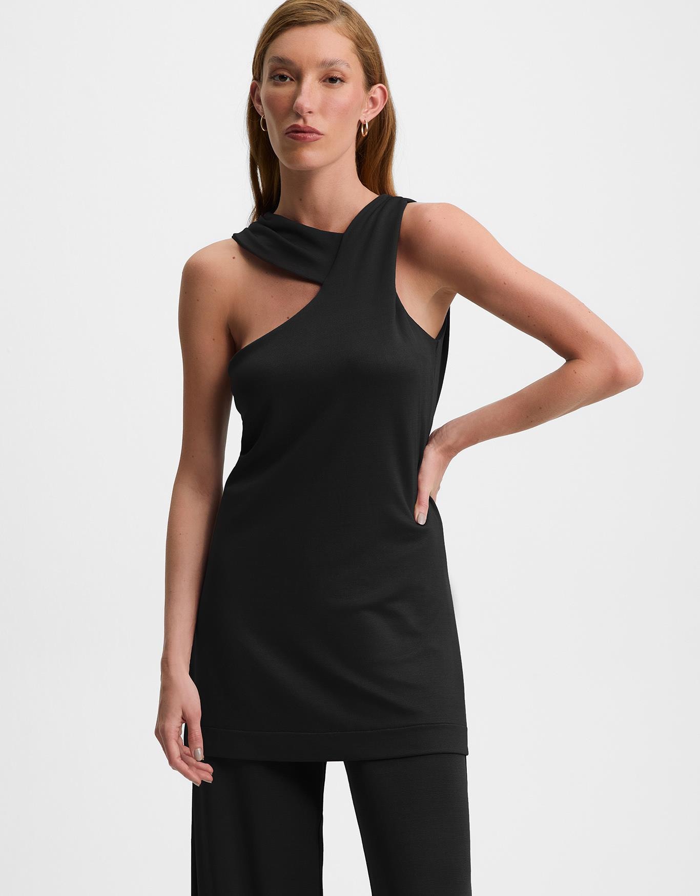 Blusa Malha Decote Assimétrico