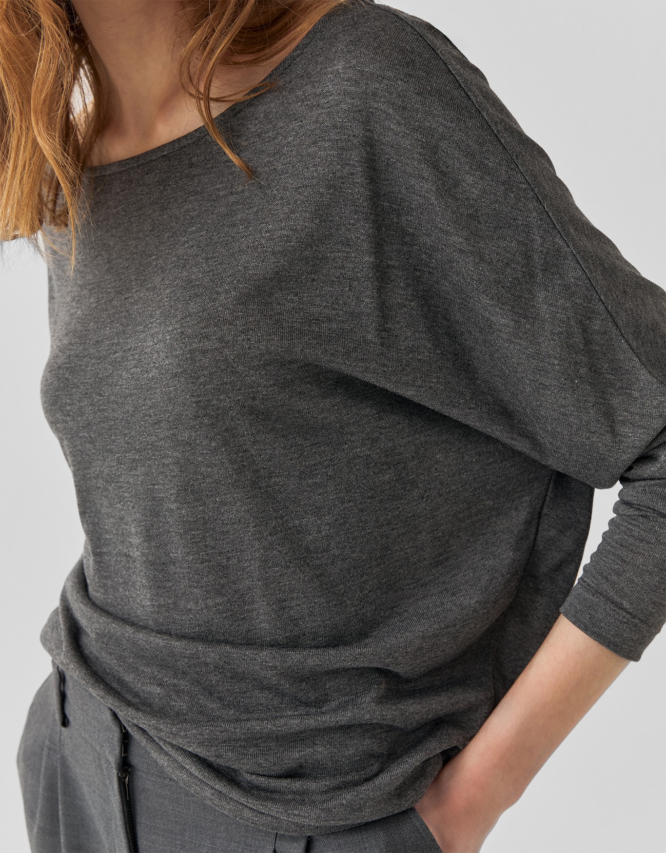 Blusa Malha Decote Assimétrico Lateral