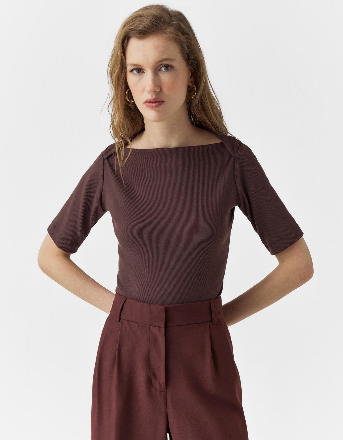 Blusa Malha Decote Canoa