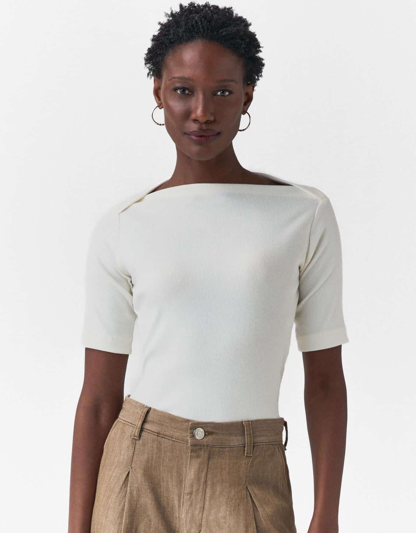 Blusas em promoção: modelos com descontos | Shoulder