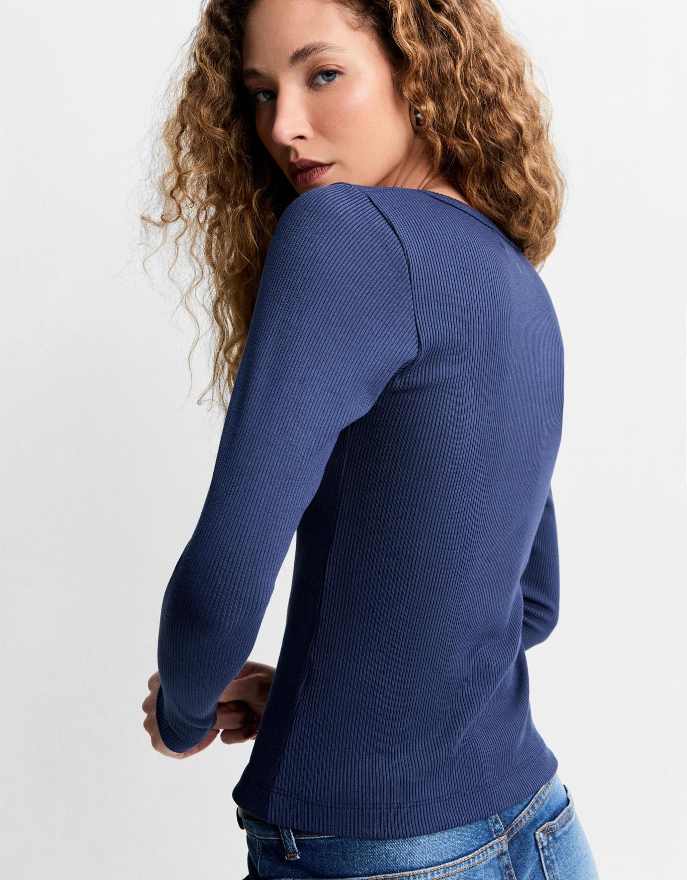 image_b630a1f6-ce6d-44dd-9fb9-77899a6bb3a0