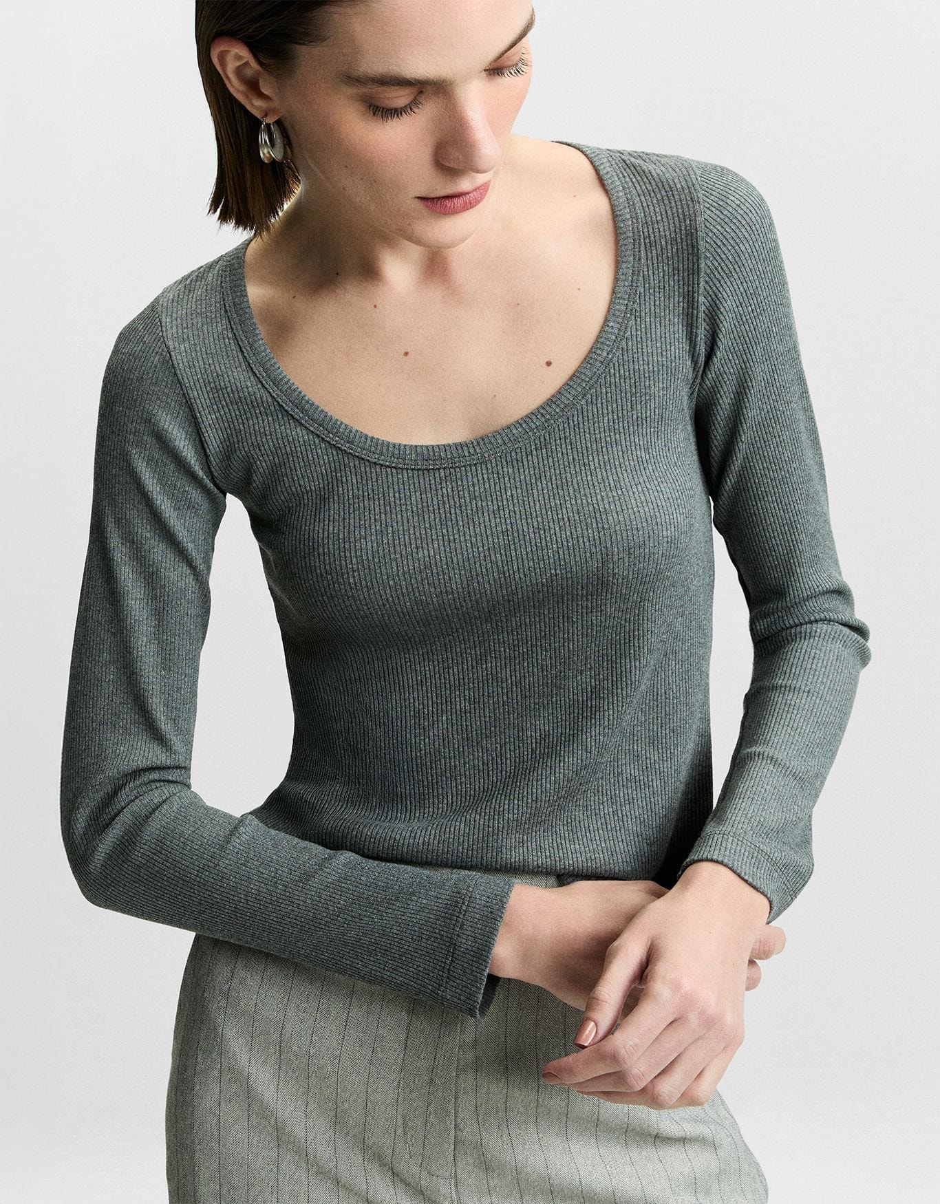 Blusa Malha Decote u Cinza