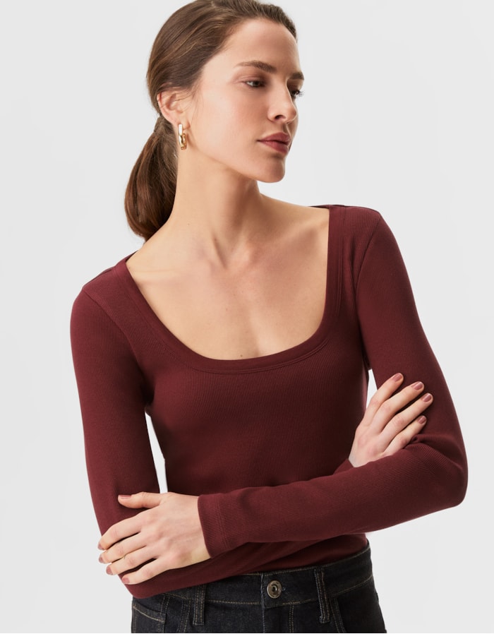 Shoulder — Blusa Malha Decote U Roxo