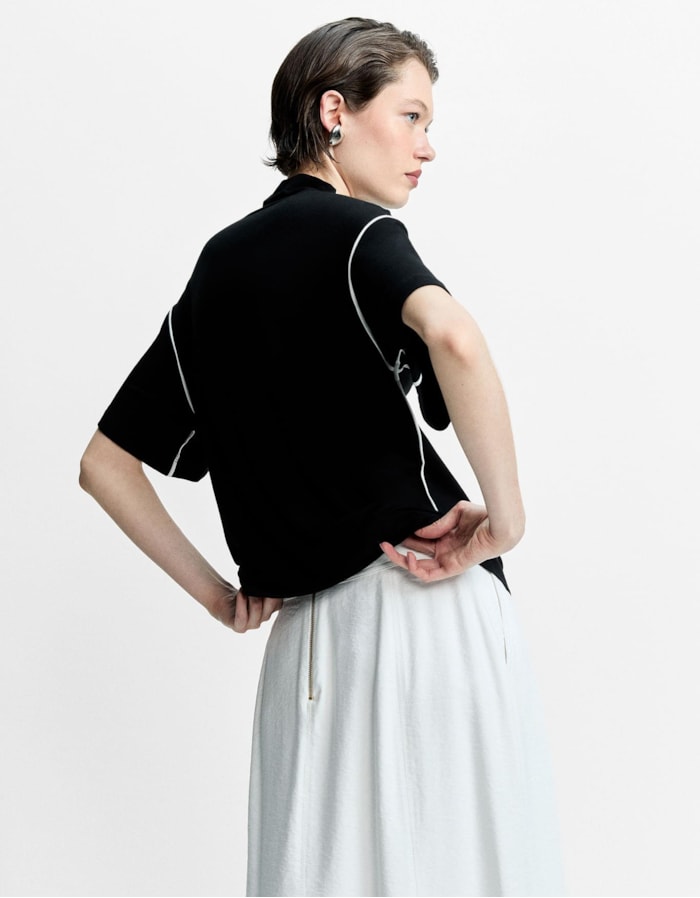 Blusa Malha Detalhe Contraste