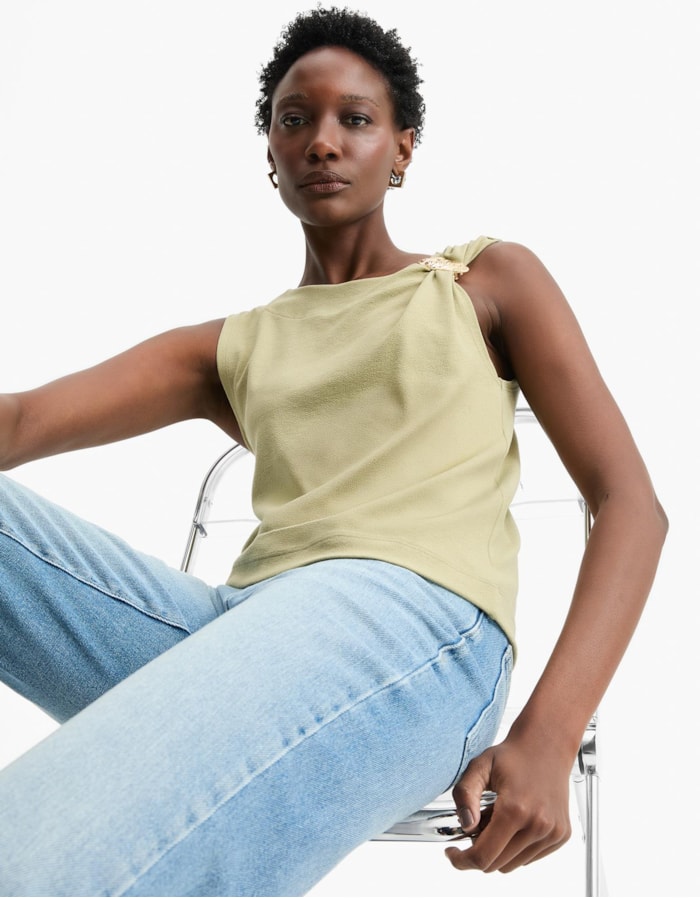 Shoulder — Blusa Malha Detalhe Dourado