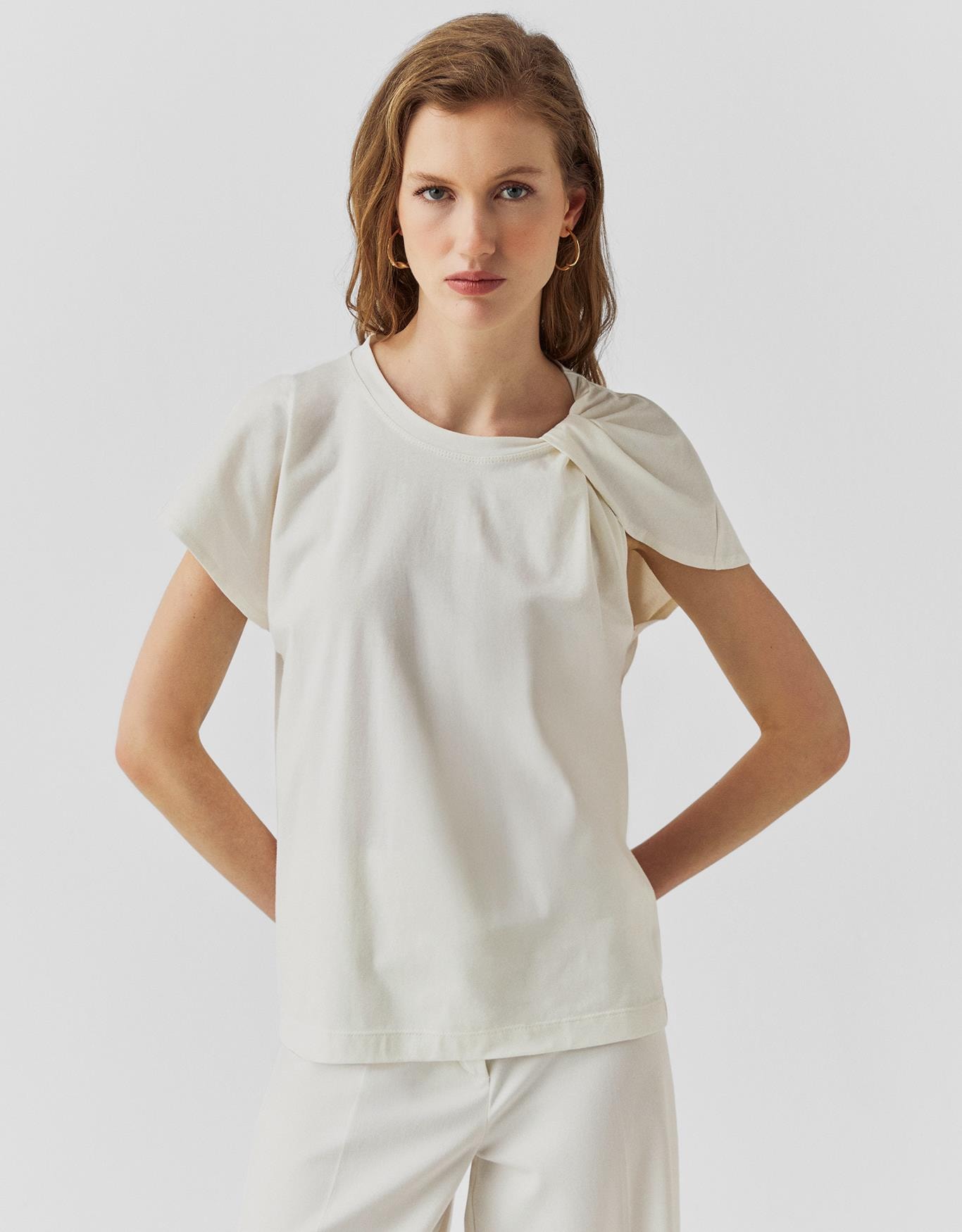 Blusa Malha Detalhe Ombro