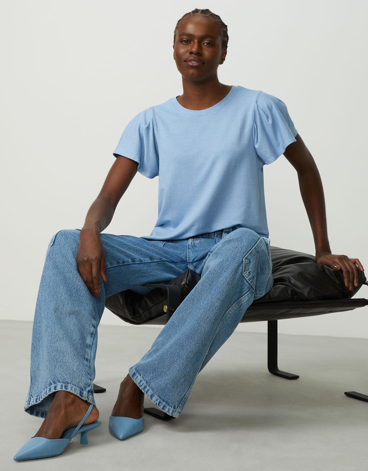 image_b8432ce3-46d9-4e23-affb-0769db38f4da