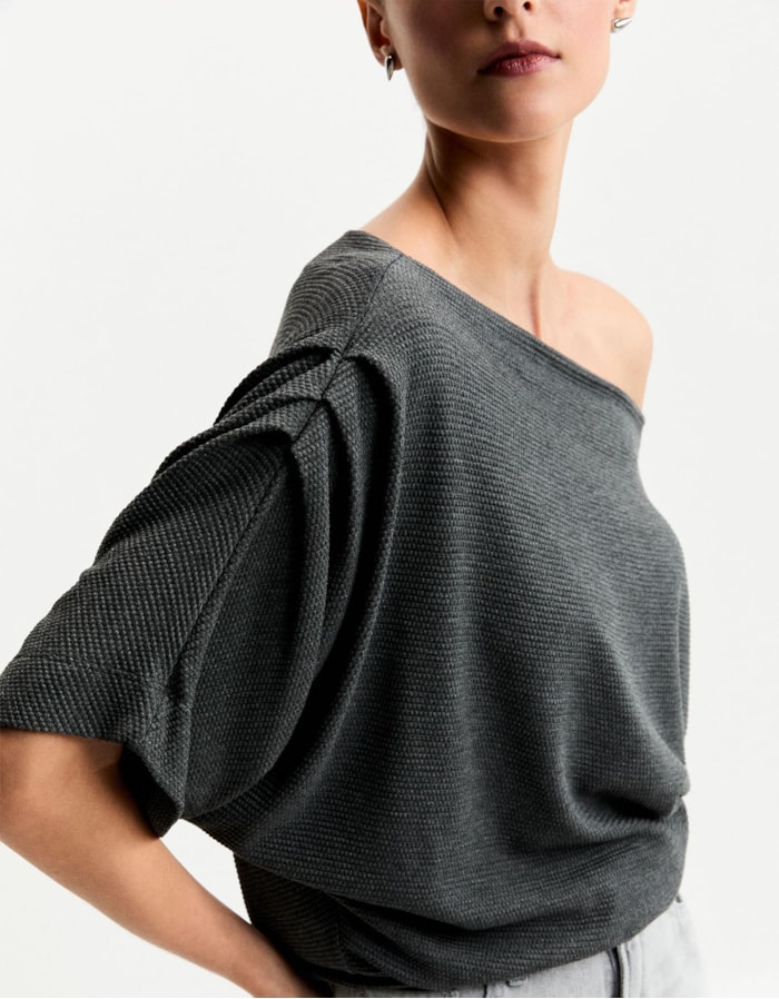 Blusa Malha Pregas Ombro