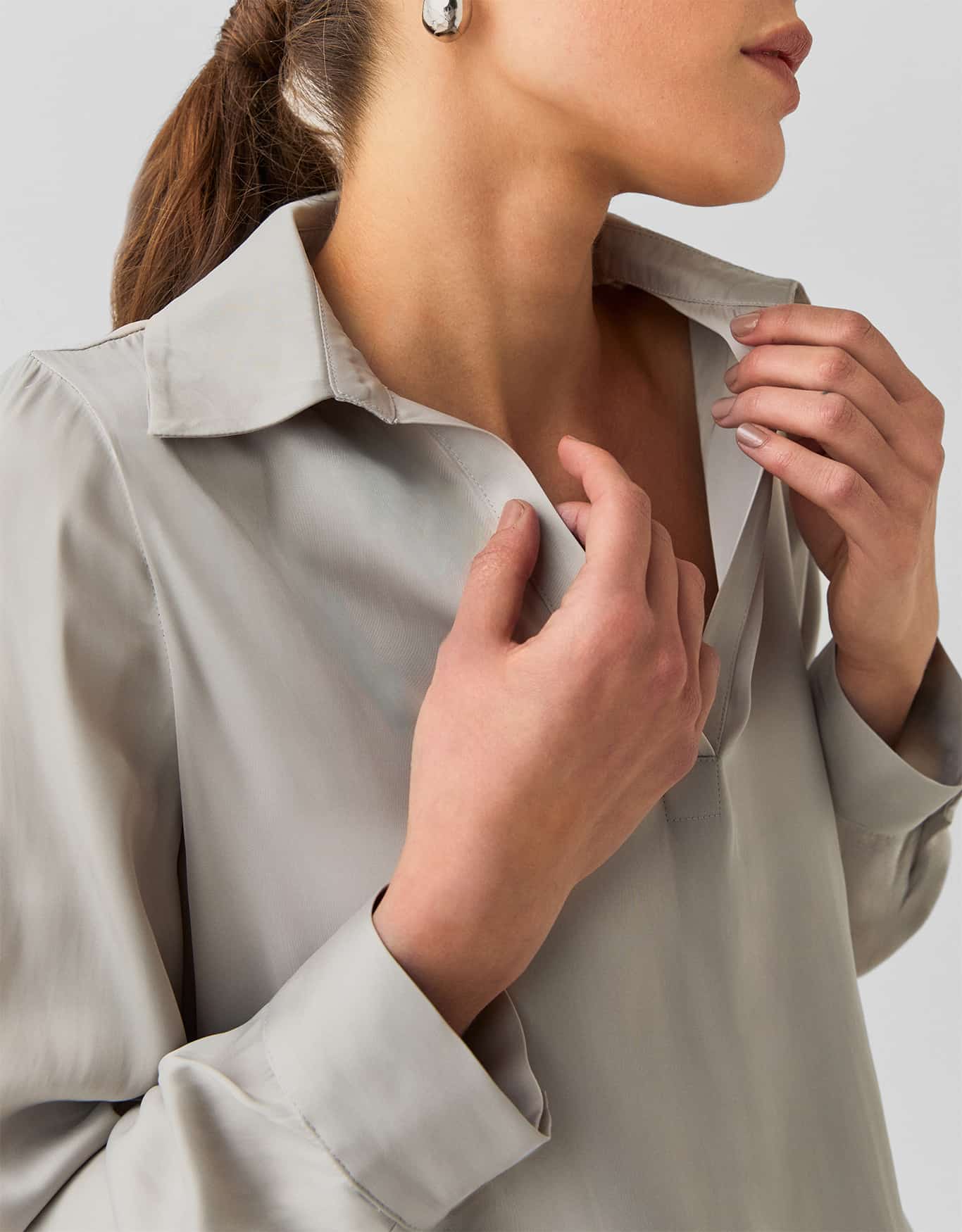 Blusa Meia Vista Acetinada