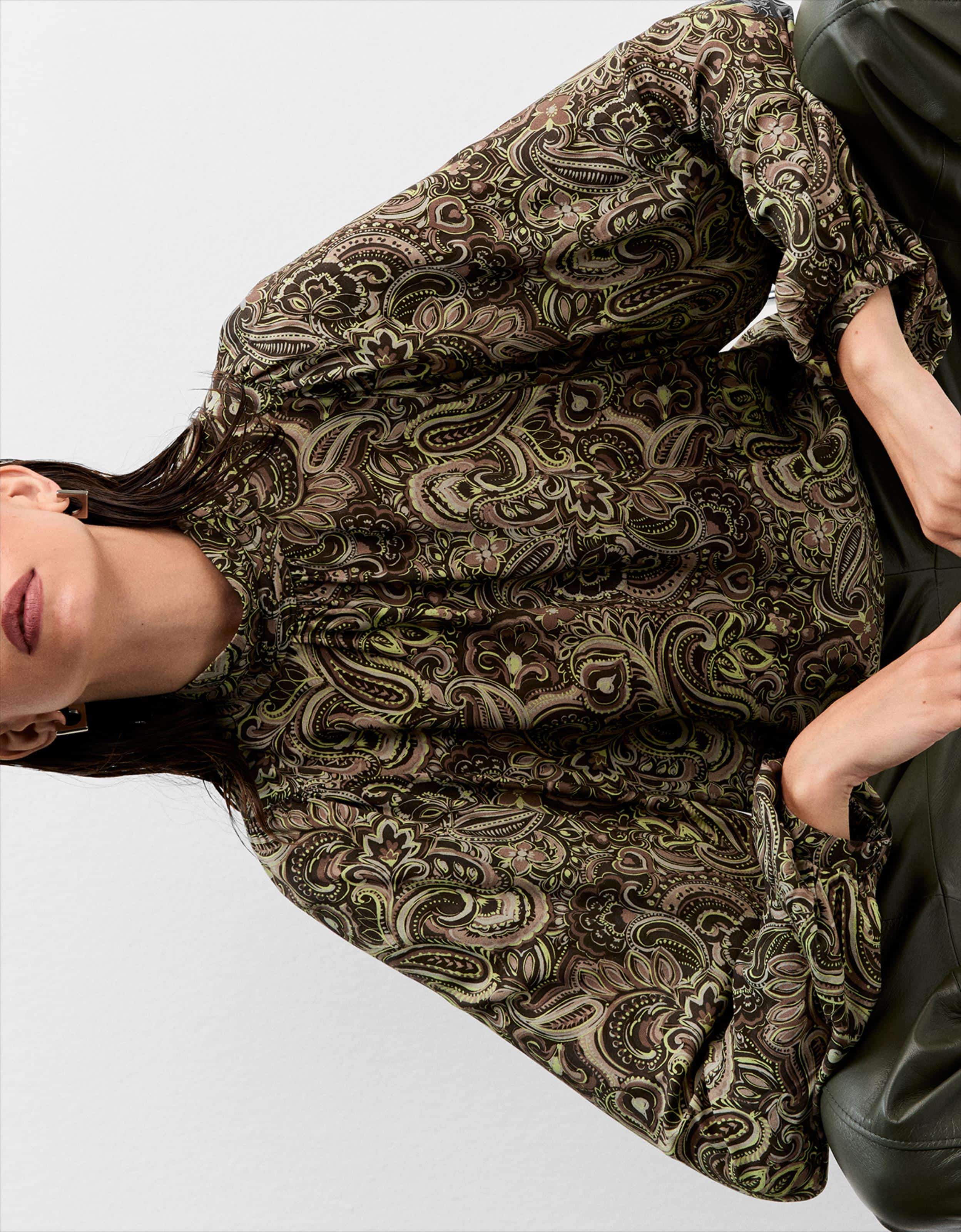 Blusa Paisley Grafite