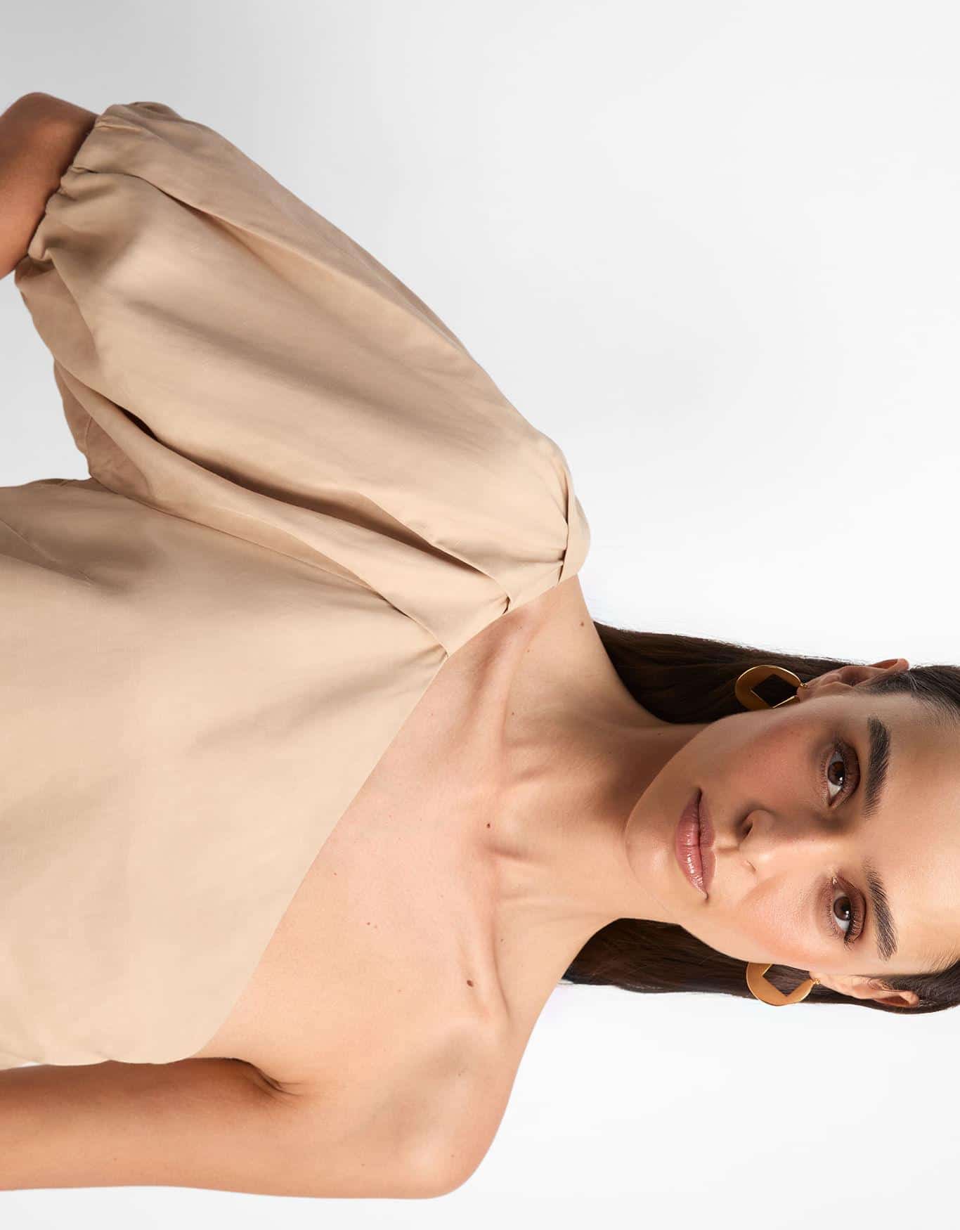 Blusa Pregas Assimétrica