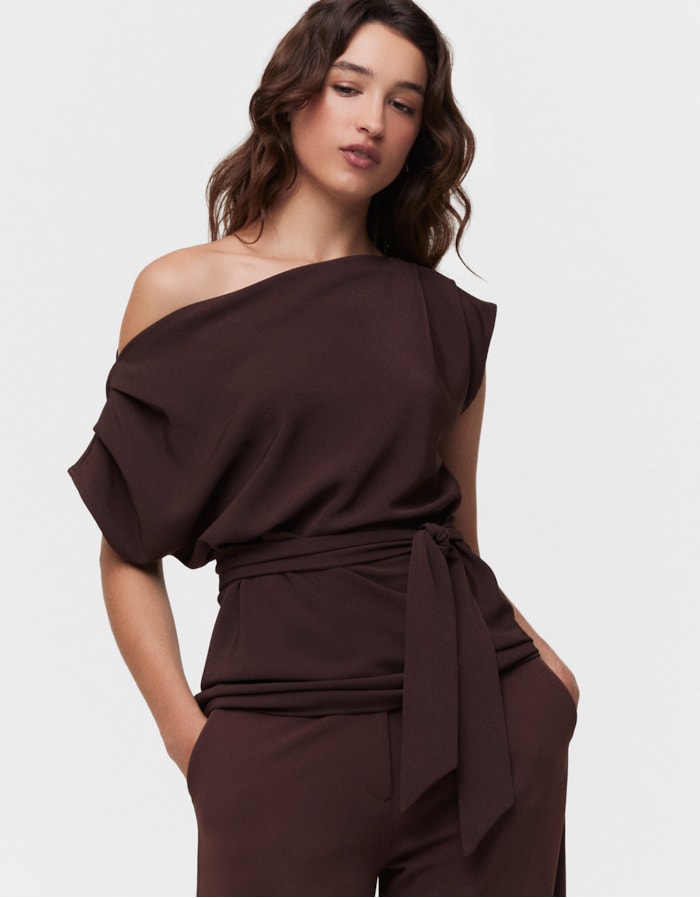 Shoulder — Blusa Pregas e Faixa
