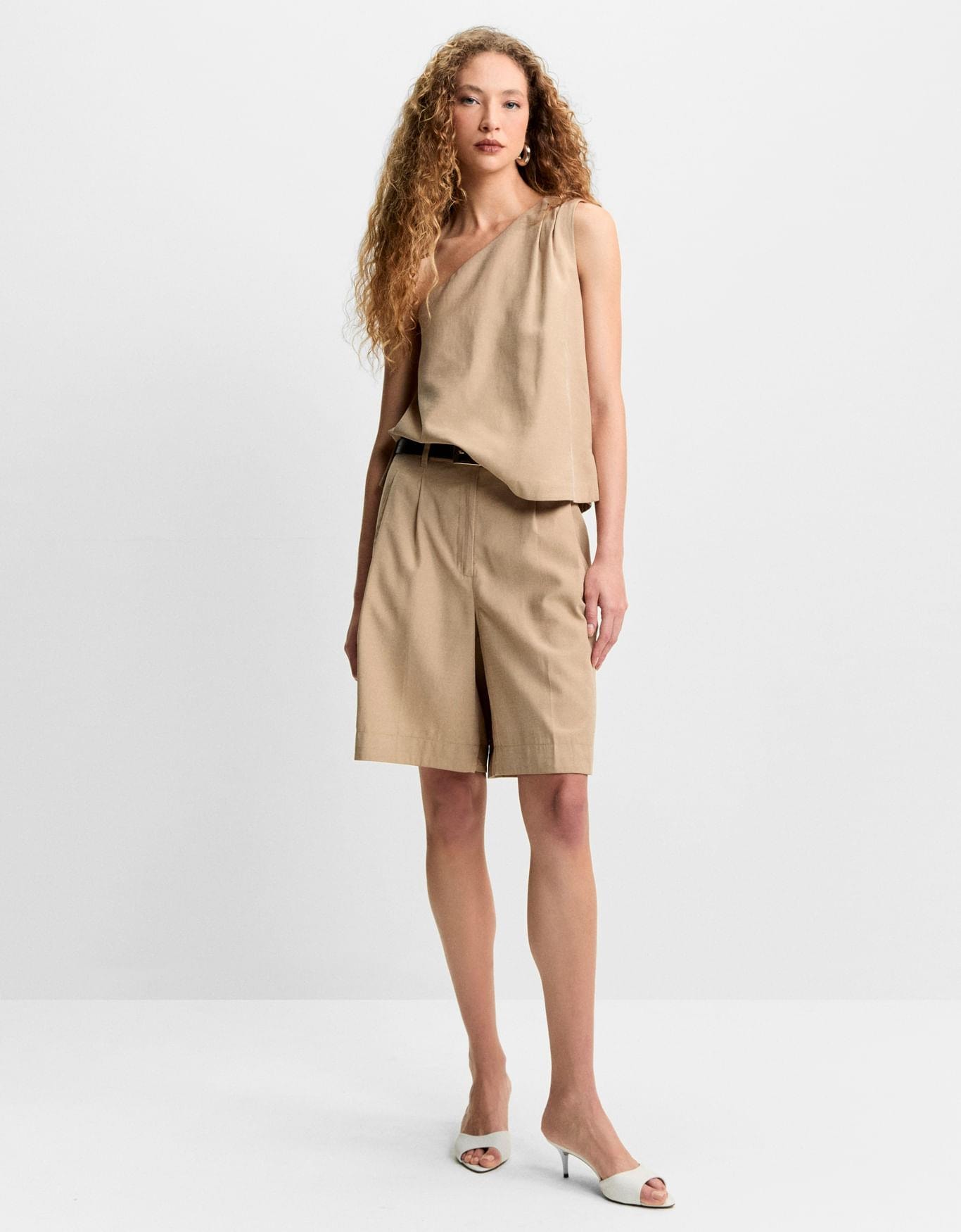 Blusa Reta Assimétrica