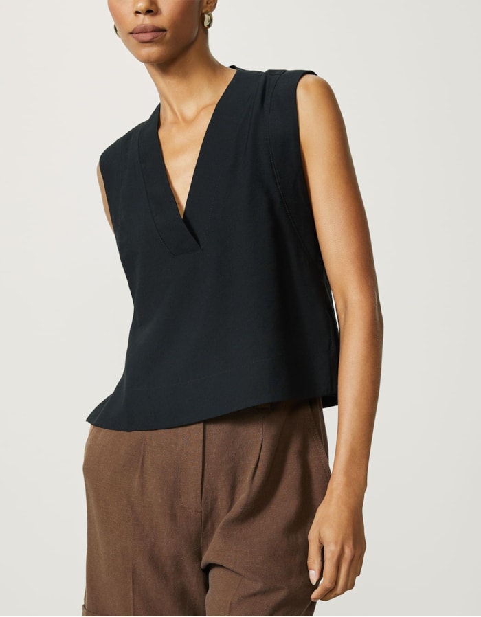Shoulder — Blusa Reta Decote V