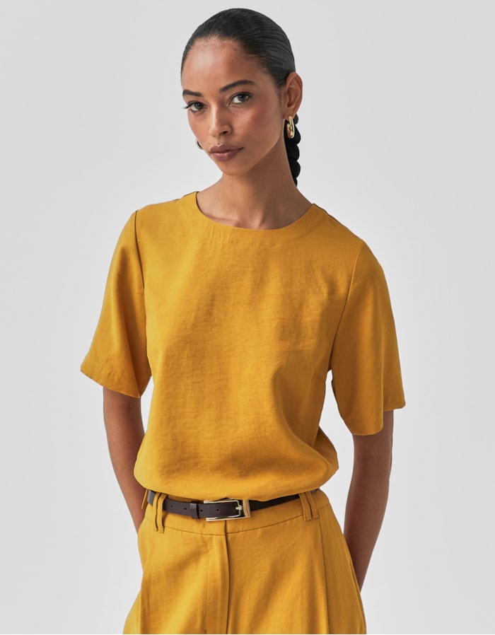 Shoulder — Blusa Reta Manga Curta Amarela