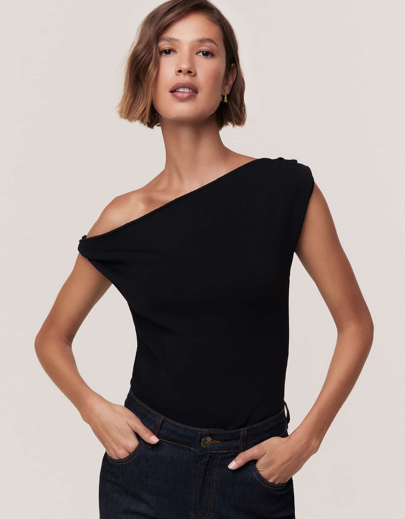 Blusa Tricot Assimetrica Preta