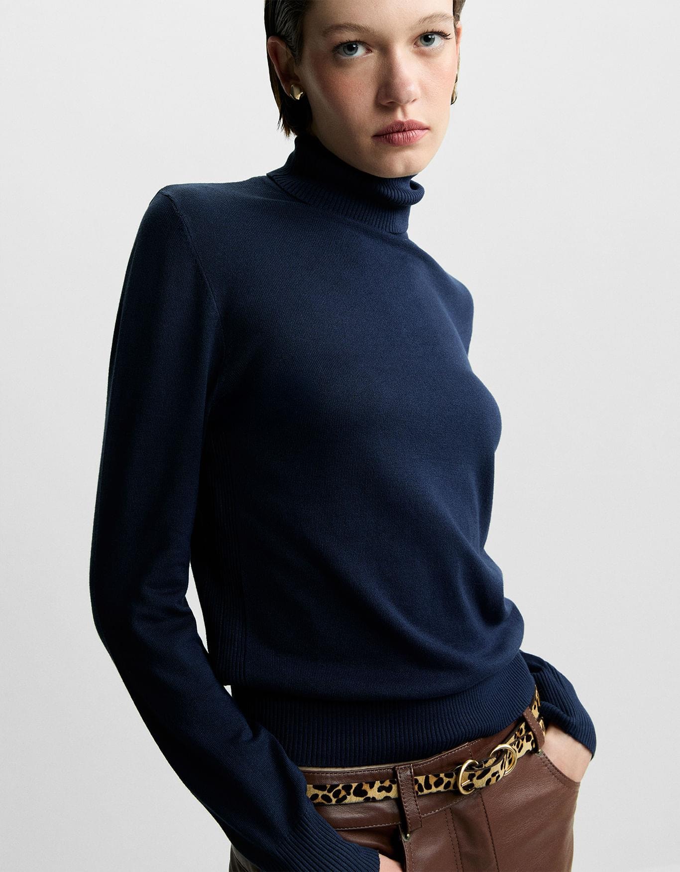 Blusa Tricot Básico Gola Alta Azul