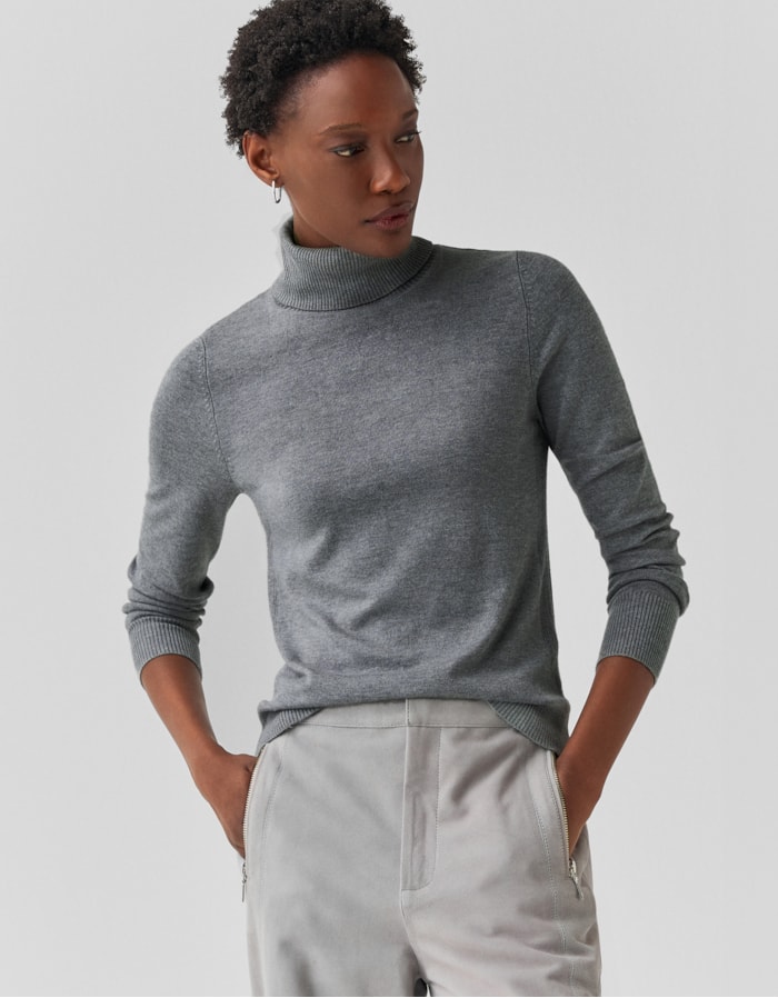 Shoulder — Blusa Tricot Básico Gola Alta Cinza
