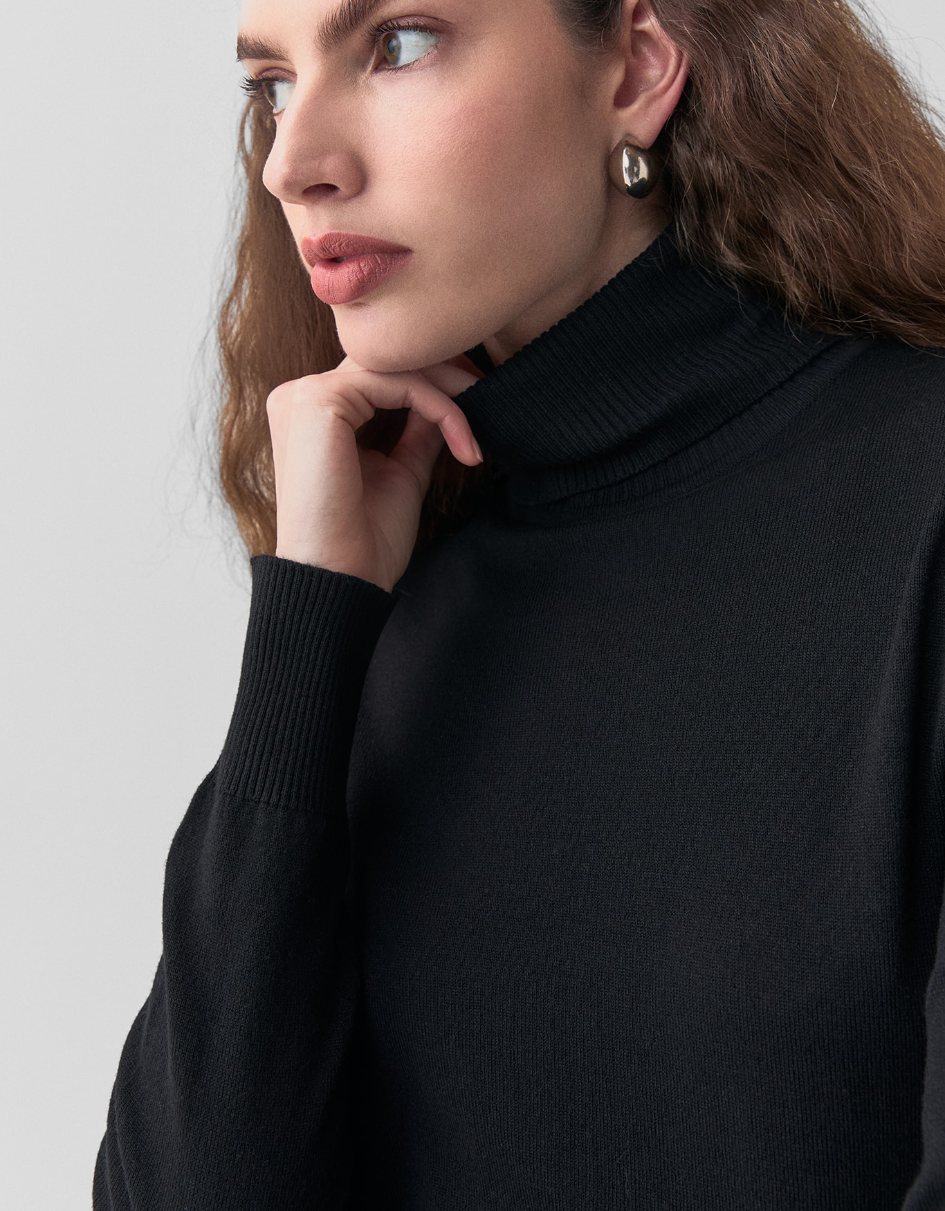 Blusa Tricot Básico Gola Alta Preta