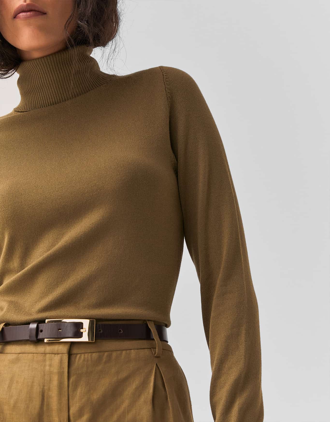 Blusa Tricot Básico Gola Alta Verde