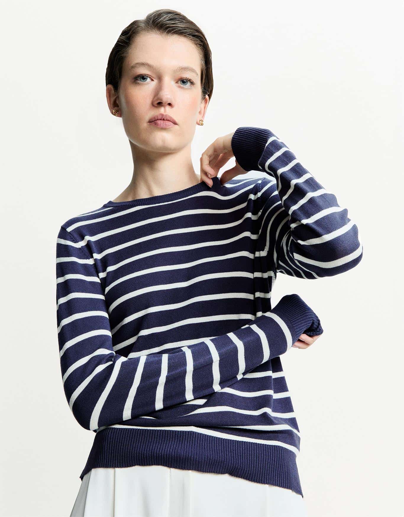 Blusa Tricot Básico Listrada Azul