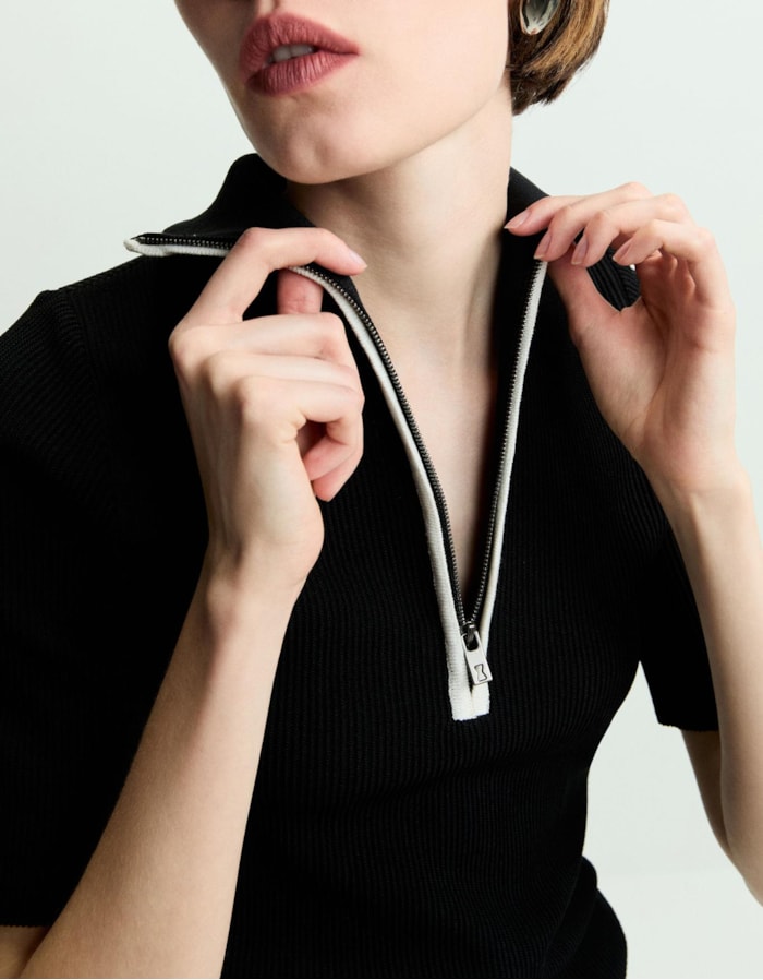 Blusa Tricot Bicolor Zíper Preta 360