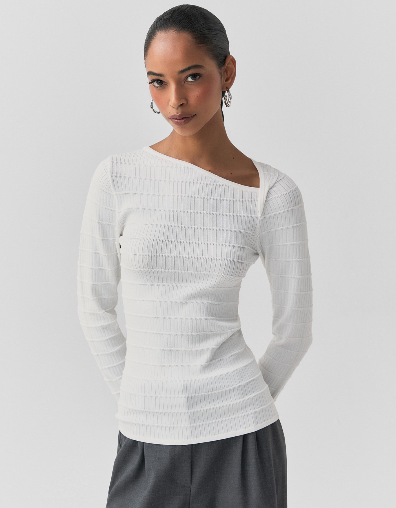 Blusa Tricot Decote Assimetrico