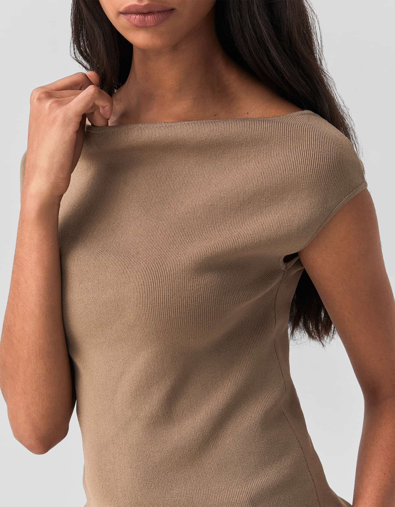 Blusa Tricot Decote Canoa Fumê