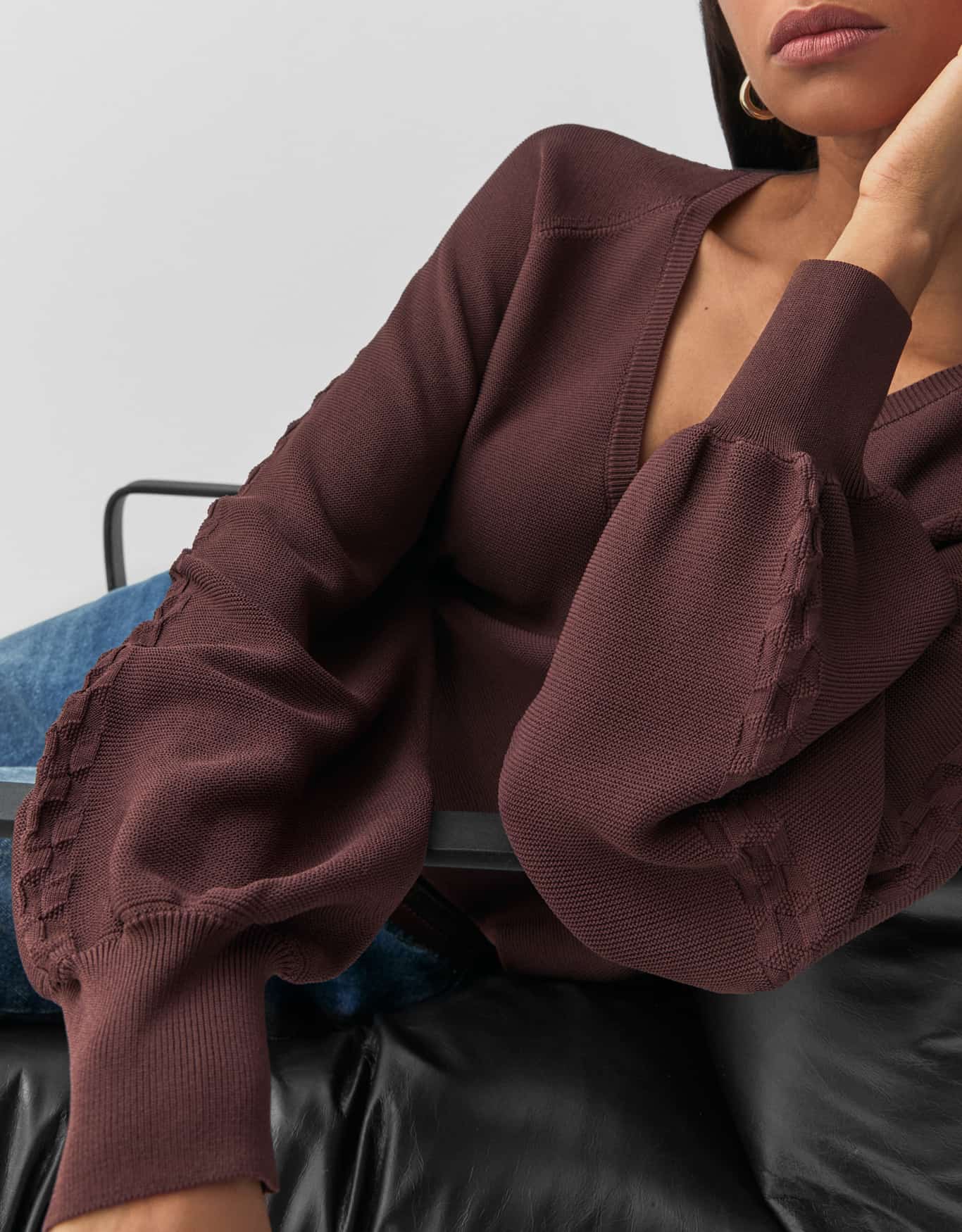 Blusa Tricot Decote V Marrom