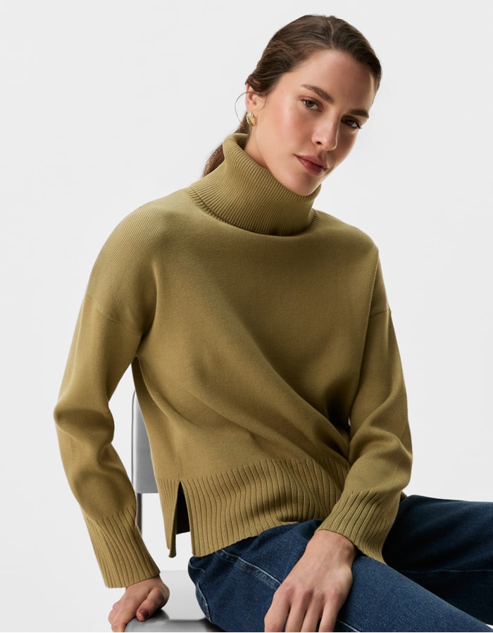 Shoulder — Blusa Tricot Gola Alta Ampla